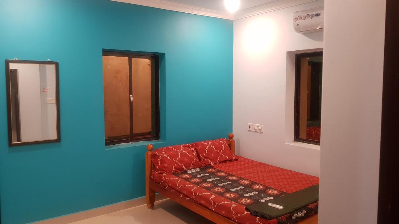 Jms Guest House Tirunallar Экстерьер фото